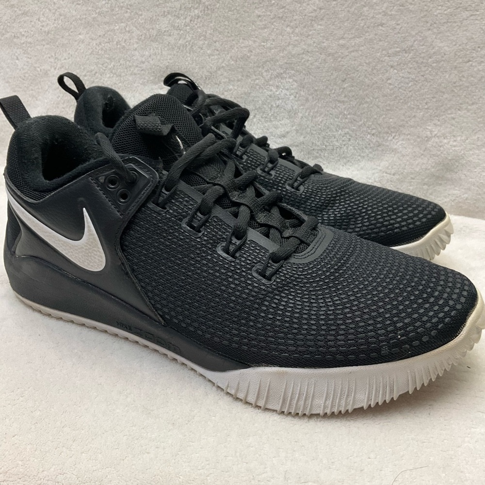 NIKE Volleyball Black and White Athletic Court Shoes Women’s 11